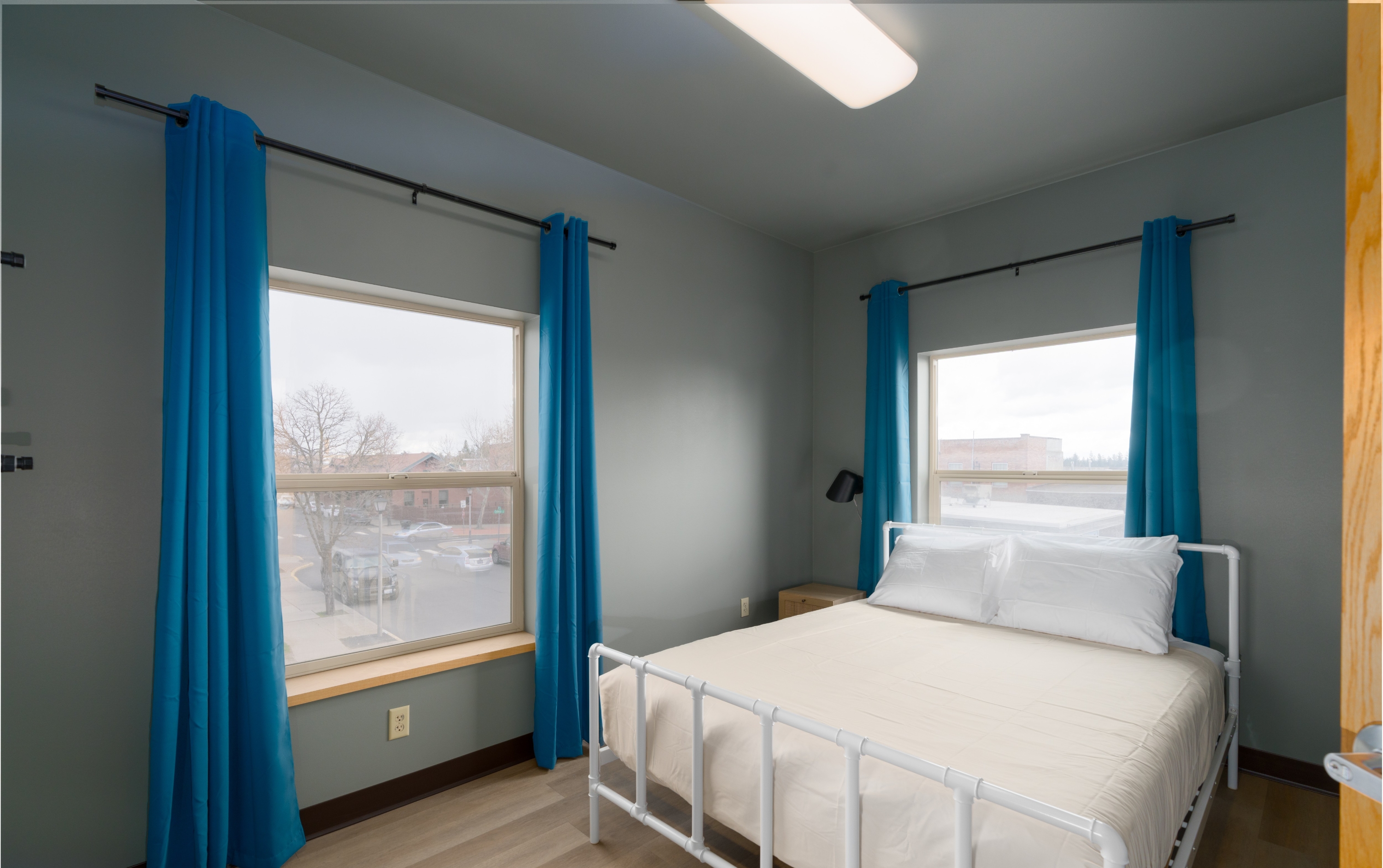 404 2nd Street - 1 Private Room Furnished